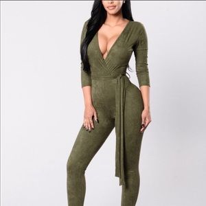 Green jumpsuit!! 🔥